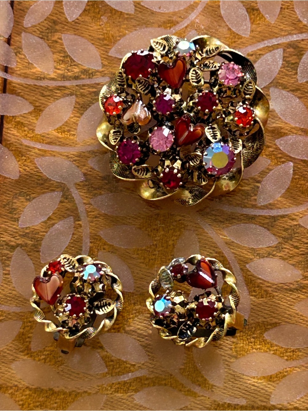1950’s pink and gold brooch and earrings parure